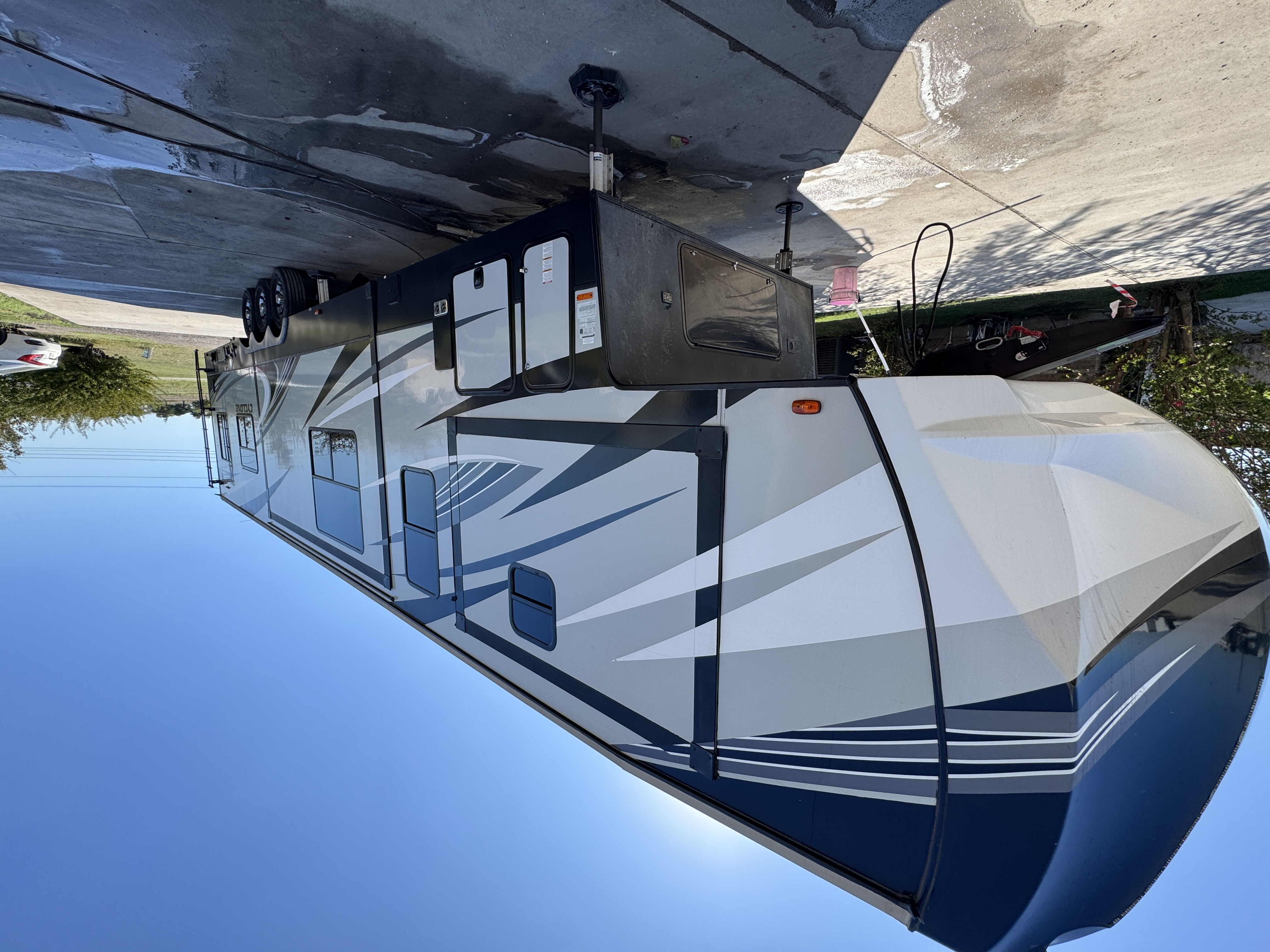 Cyclone rental RV