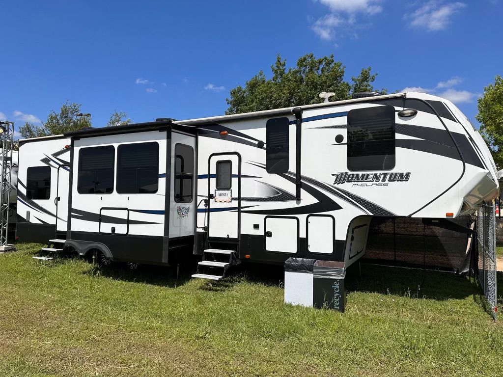 Momentum rental RV