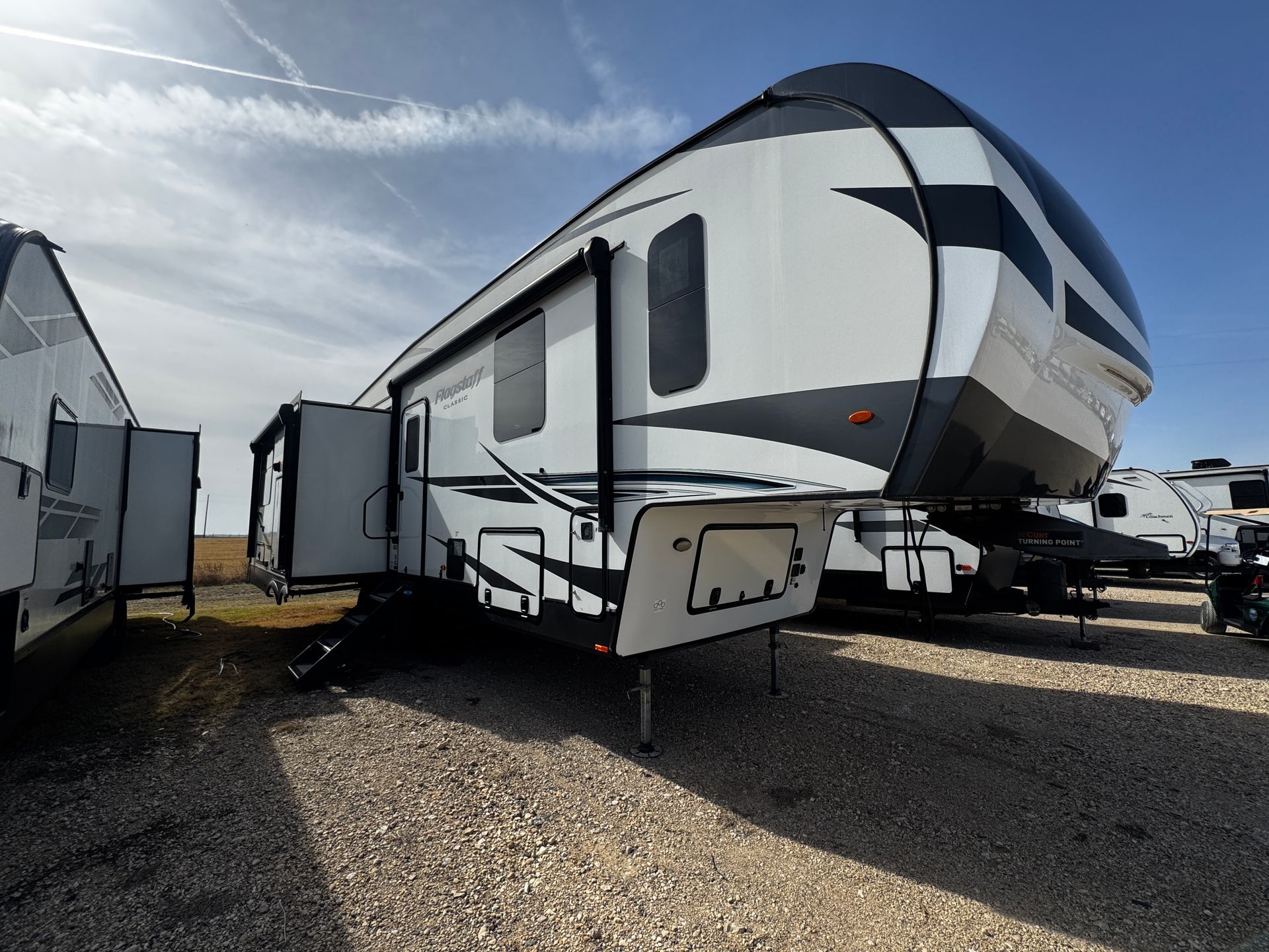 Fifth Wheels rental