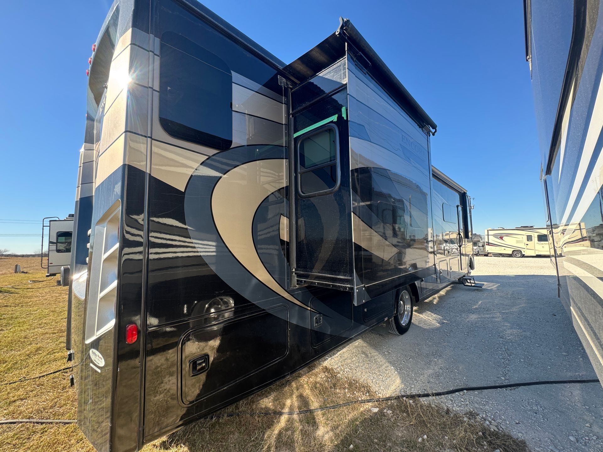 Encore rental RV