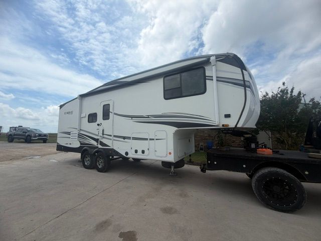 Eagle 2 Fifth Wheel rental from Woody RV Rentals — photo 1