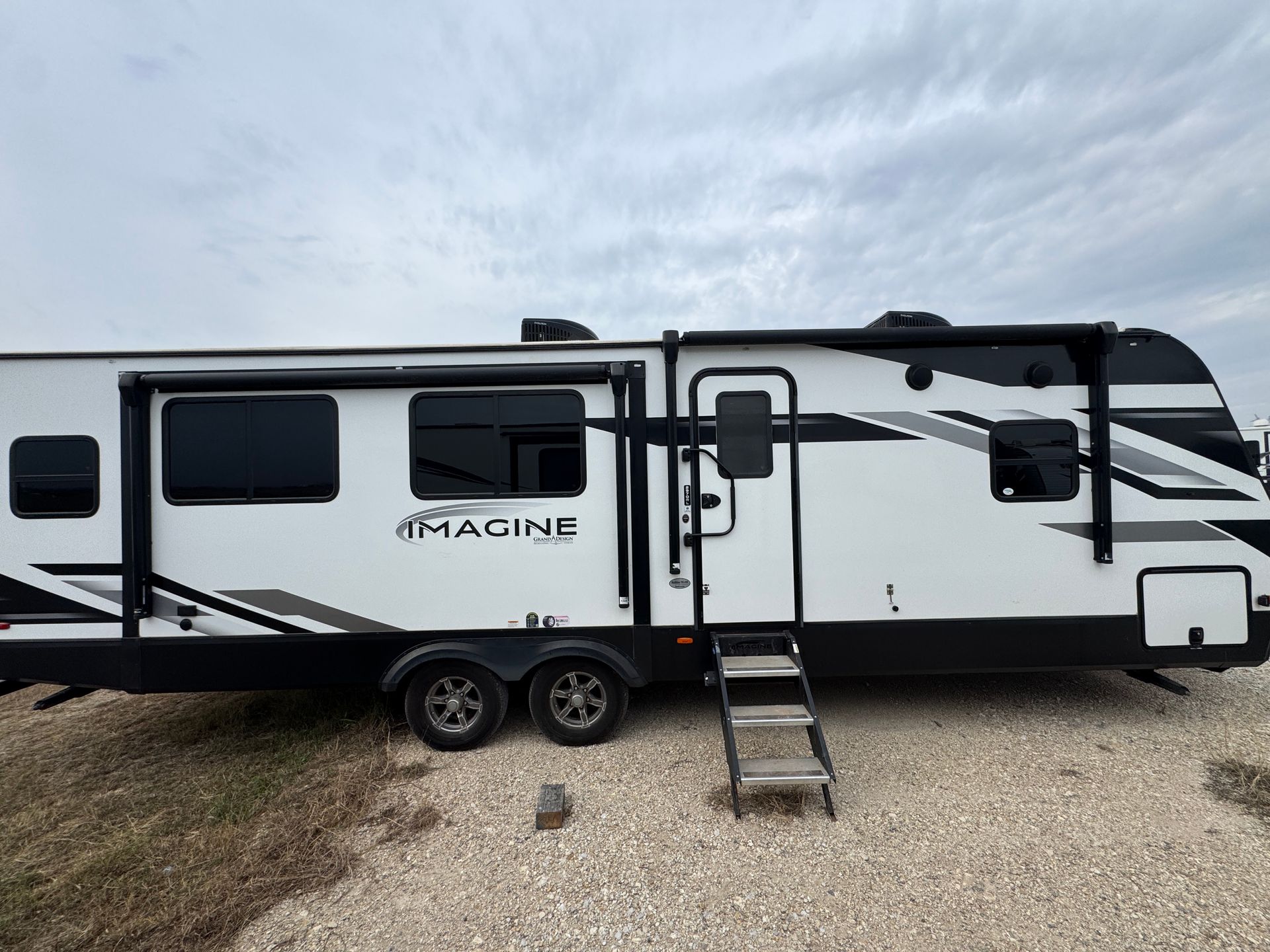 Imagine 1 rental RV