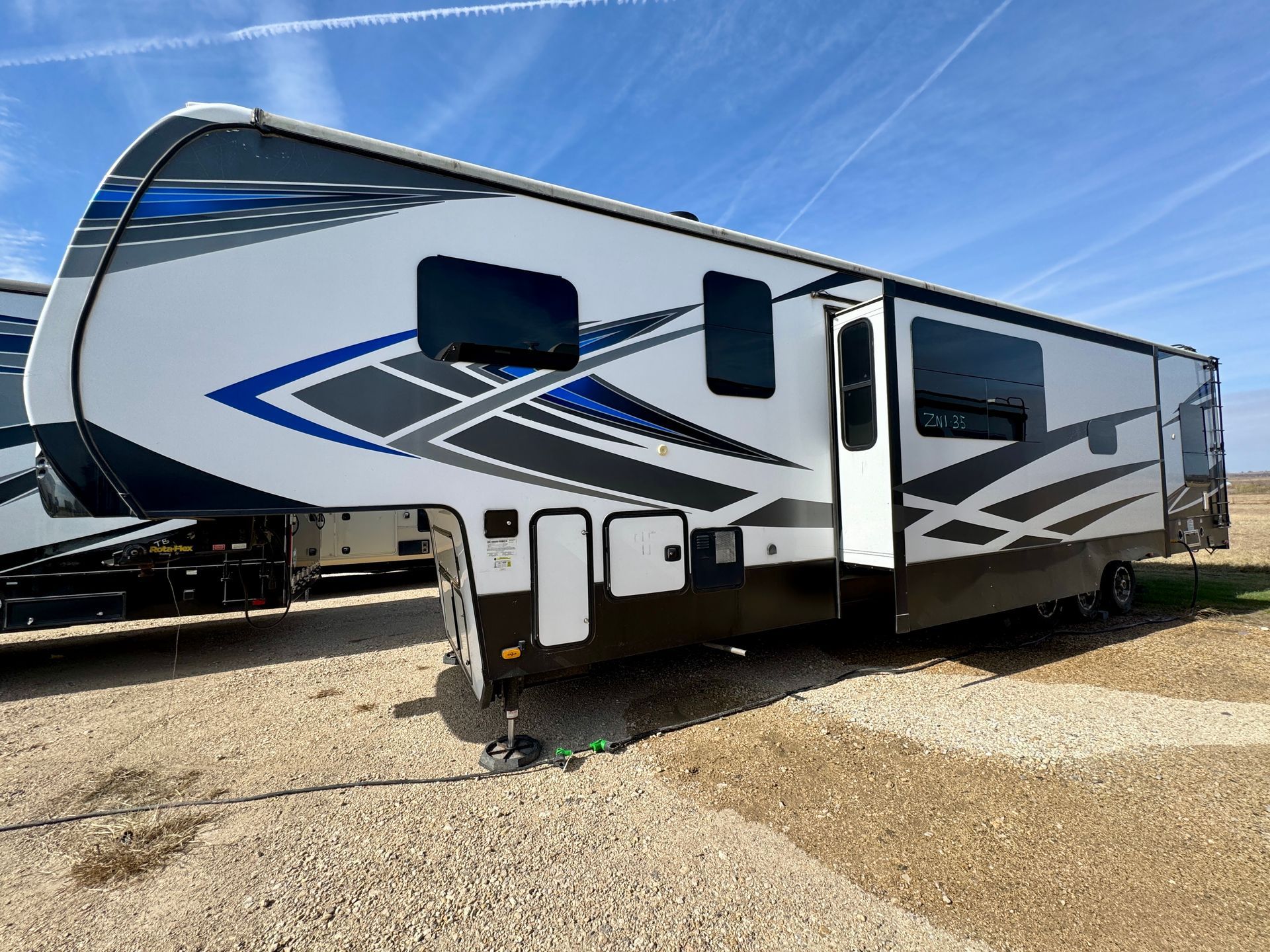 Fuzion 3 rental RV